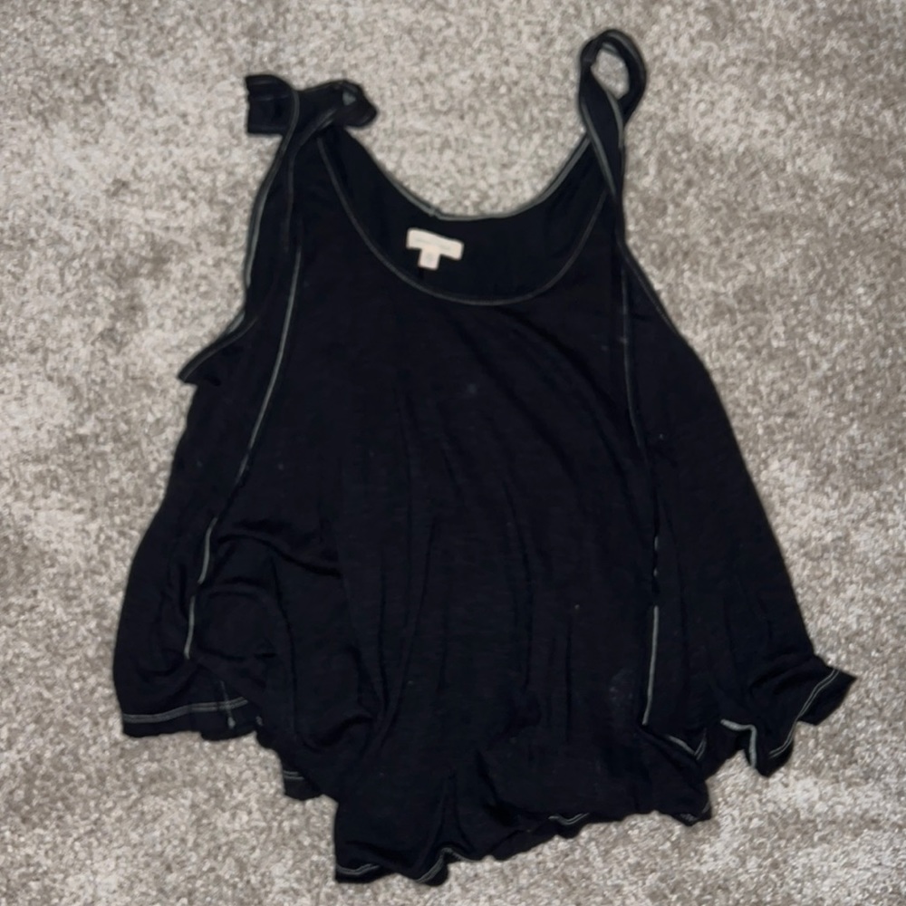 Flowy tank